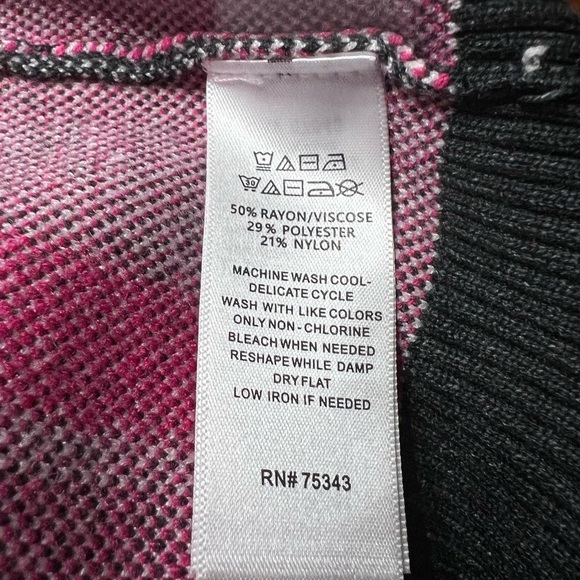 NWT-🩷 TAHARI Women’s Plaid Sweater - Picture 5 of 6